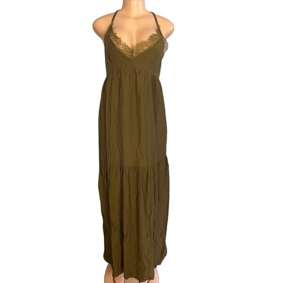 Lovestitch Elegant Olive Green Lace Maxi Dress - Picture 2 of 11